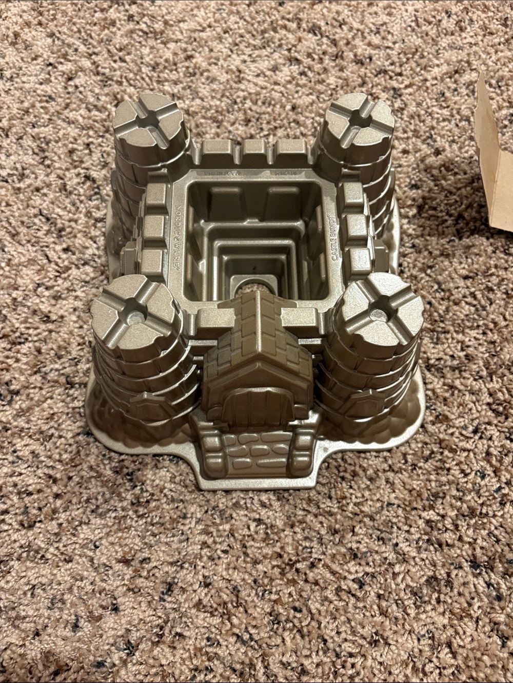Cast Iron Castle Bundt Cake Pan - Nordic Ware